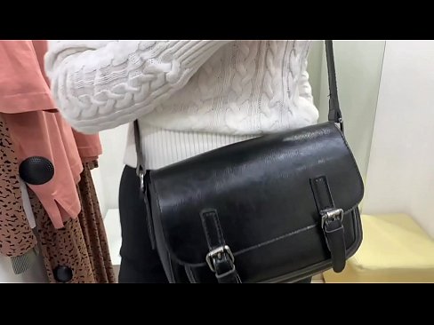 ❤️ Masturbasyona giştî ya keçika ciwan FeralBerry bi dilopek li jûreya fitarê ❌ Porno li ku.full-porner-com.ru ❌❤